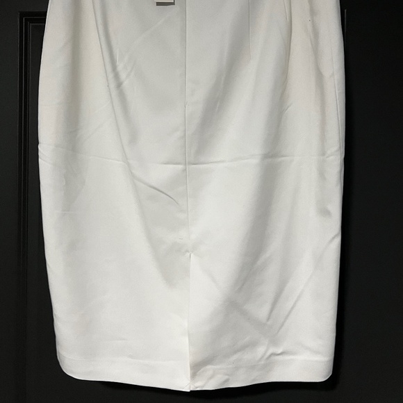 Express White Skirt. SZ 14. NWT - Picture 2 of 3